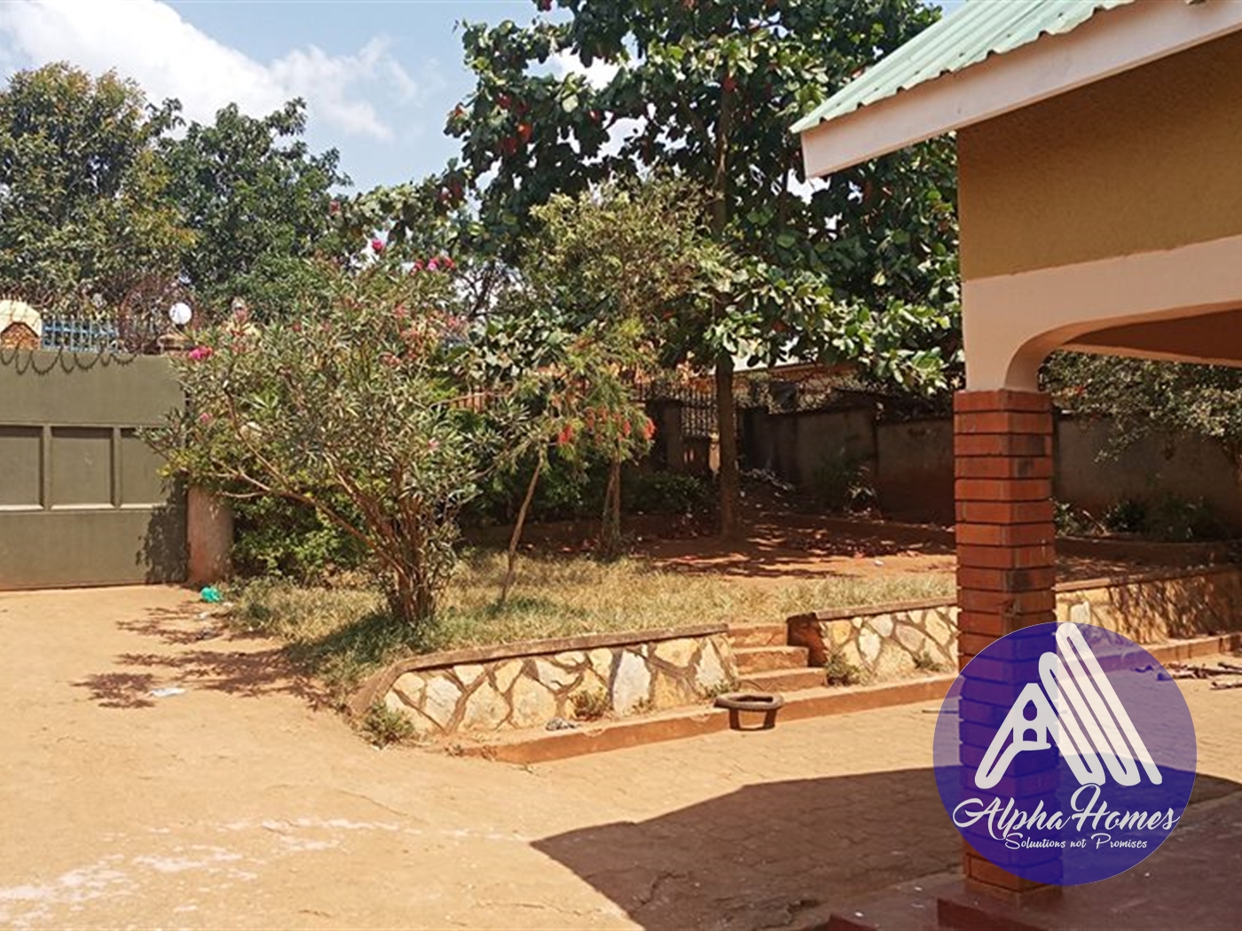 Bungalow for rent in Naalya Kampala