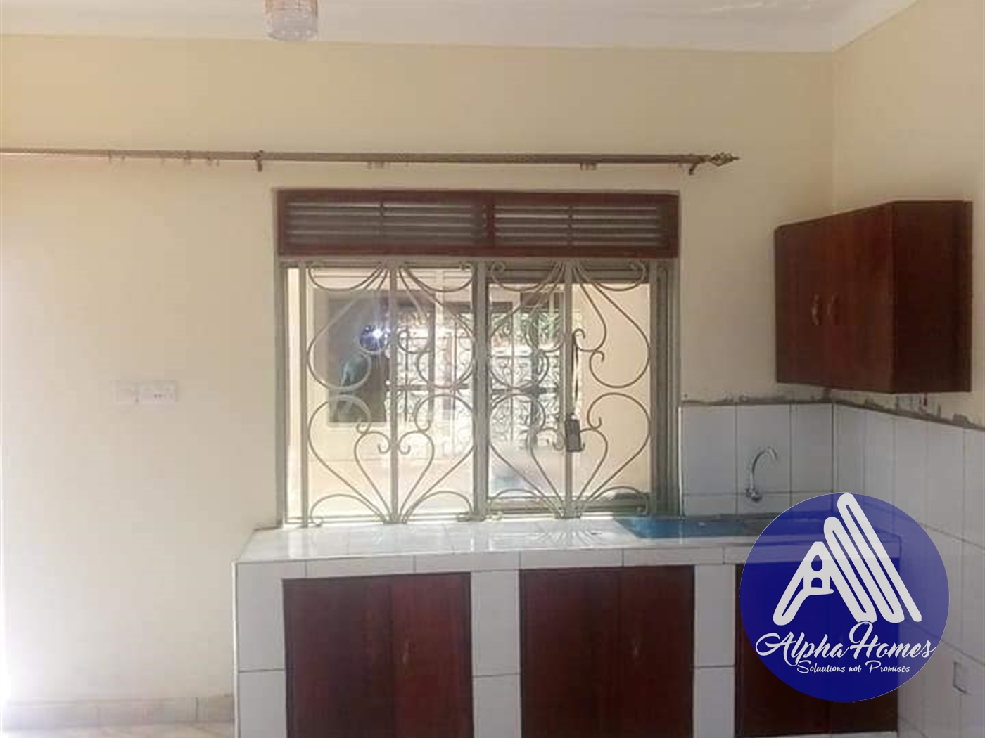 Semi Detached for rent in Mpererwe Kampala