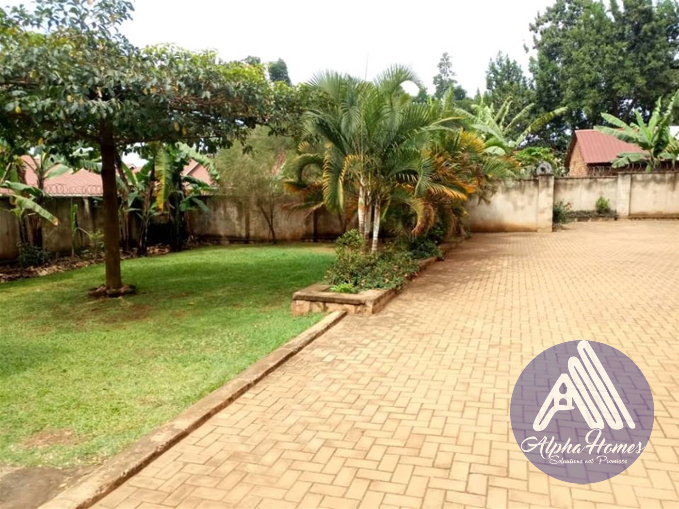 Semi Detached for rent in Kisaasi Kampala