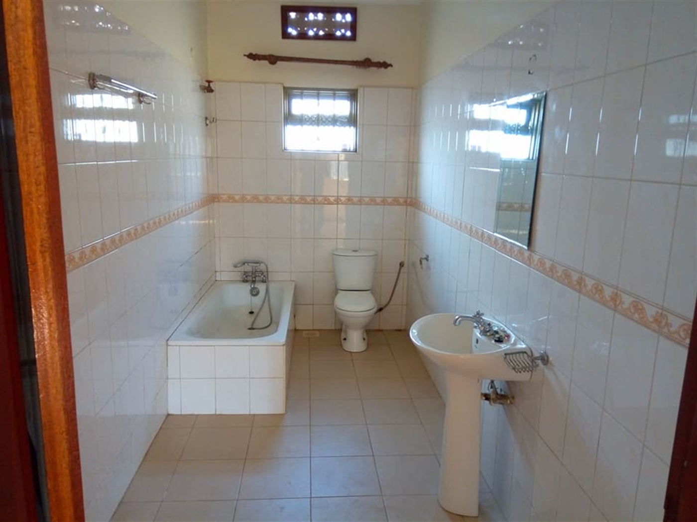 Bungalow for rent in Namugongo Wakiso