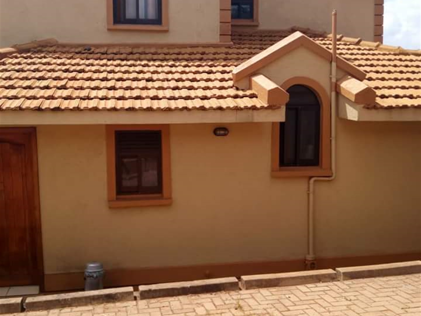 Mansion for sale in Bweyogerere Wakiso