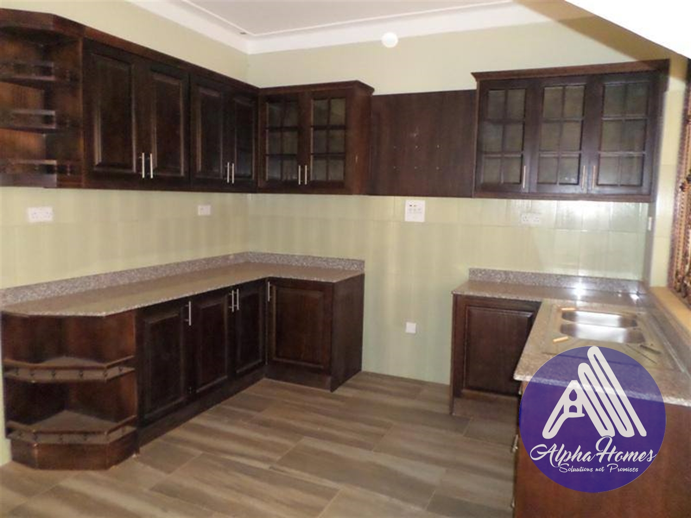 Duplex for sale in Kisaasi Kampala