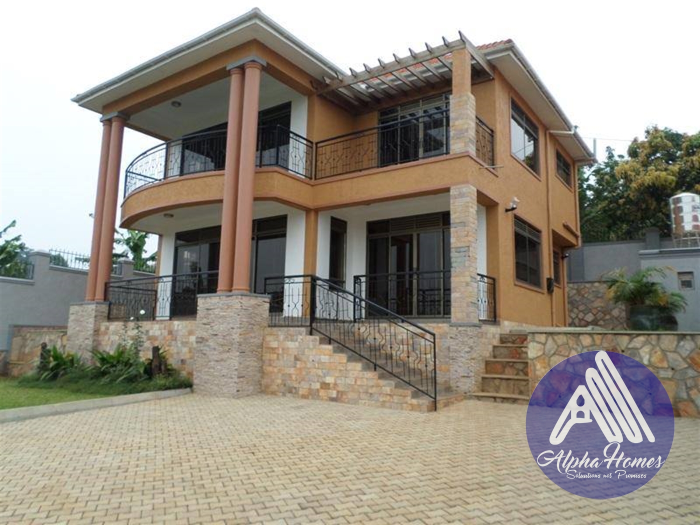 Duplex for sale in Kisaasi Kampala