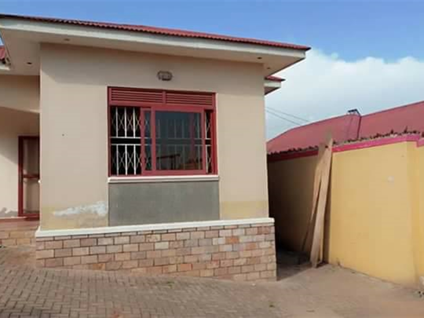 Semi Detached for rent in Naalya Kampala