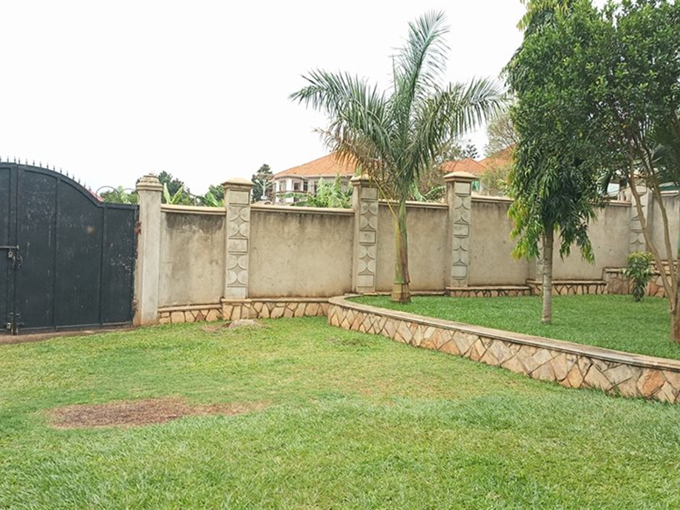 Mansion for sale in Naalya Wakiso