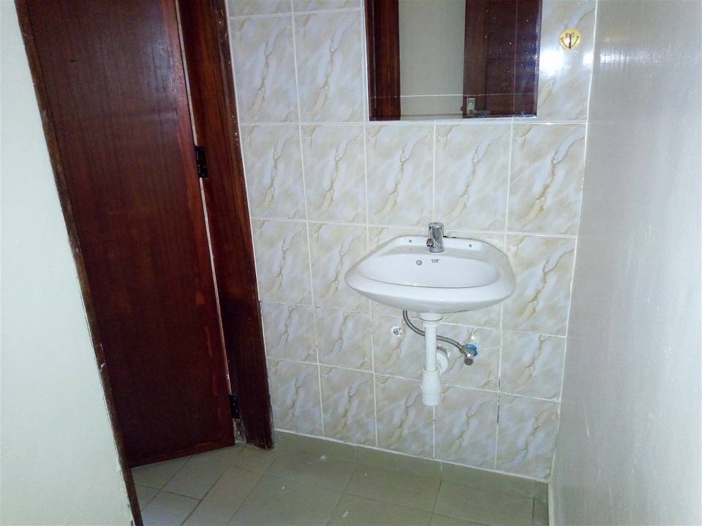 Semi Detached for rent in Kyaliwajjala Wakiso