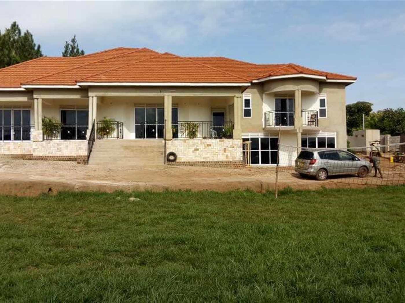 Mansion for sale in Kitende Wakiso