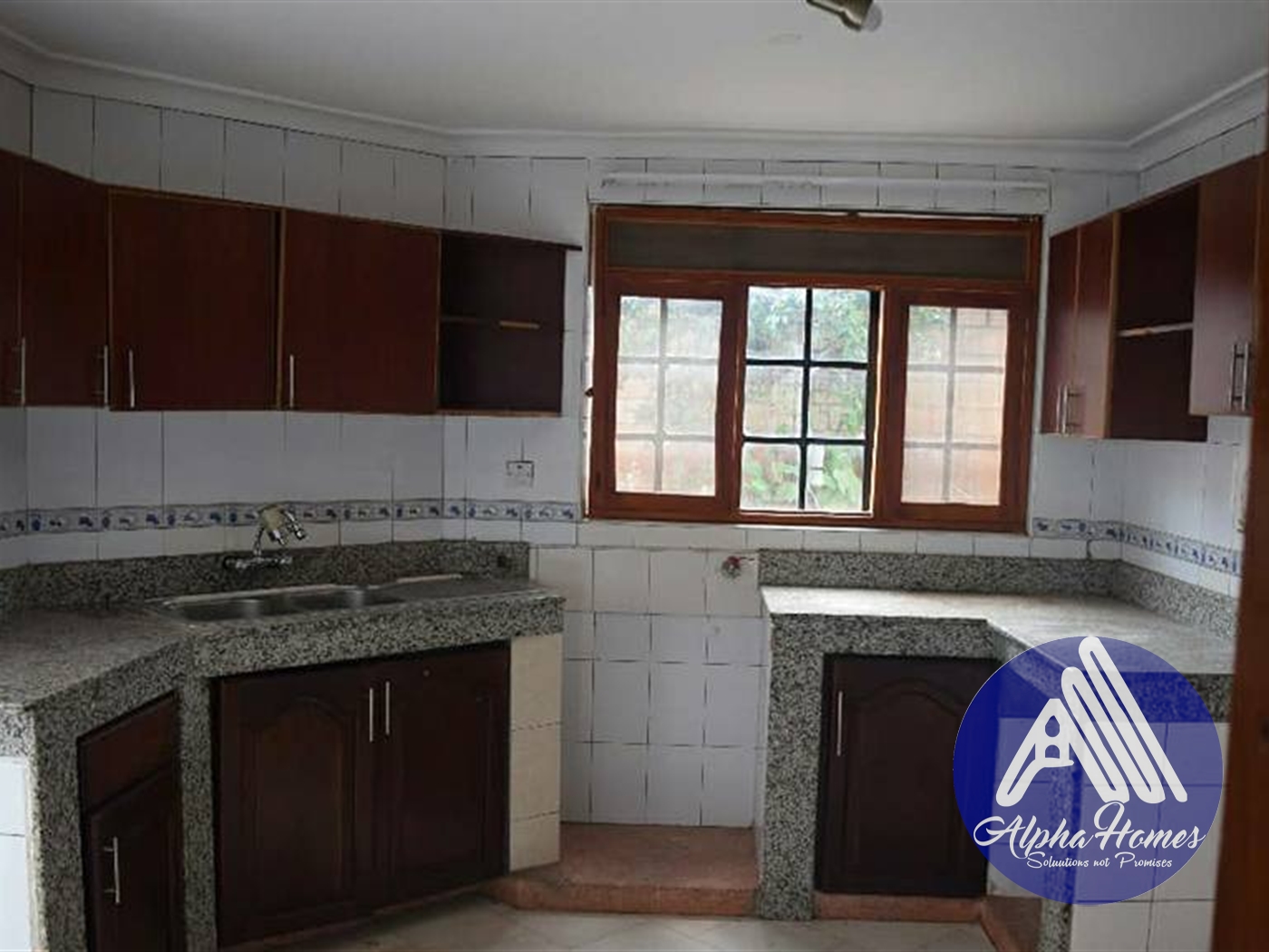 Mansion for rent in Munyonyo Kampala