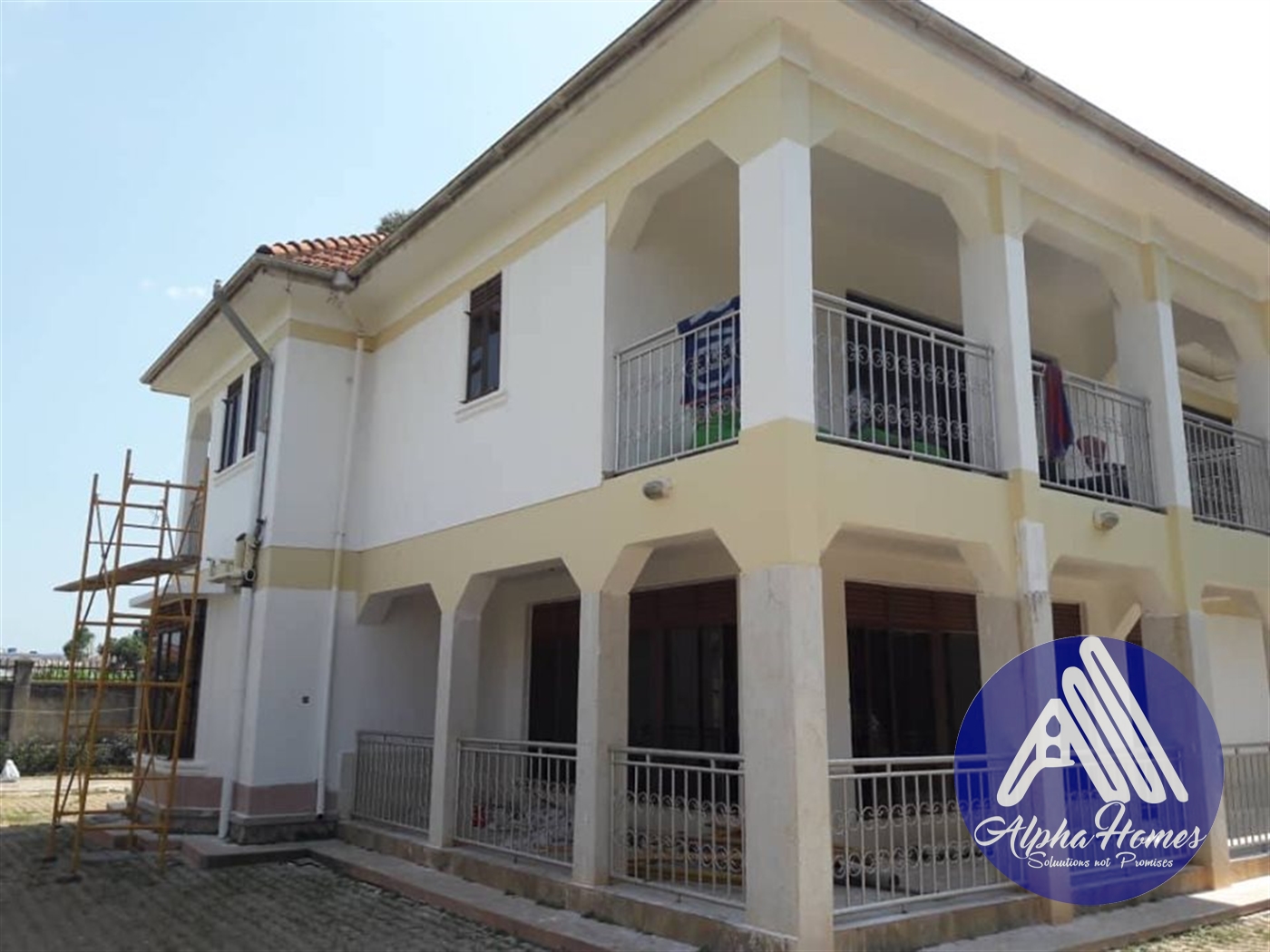 Mansion for sale in Bugoloobi Kampala