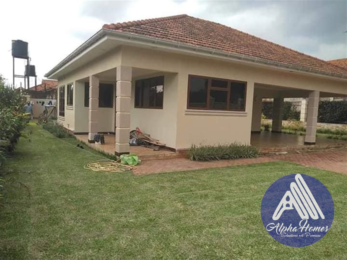 Bungalow for rent in Naalya Kampala