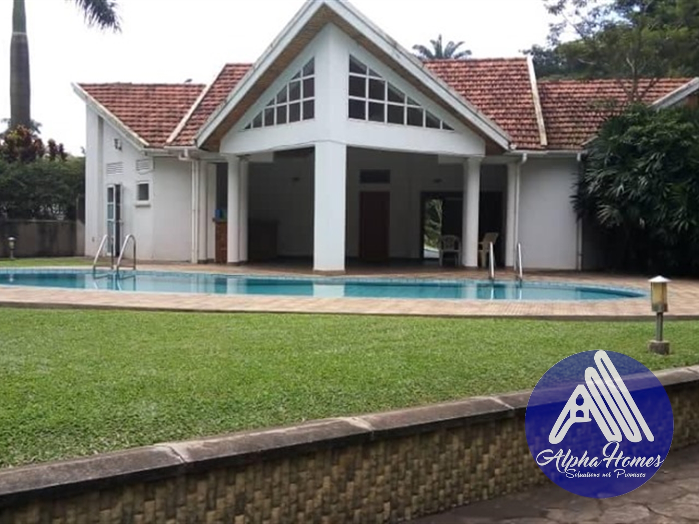 Mansion for rent in Bugoloobi Kampala