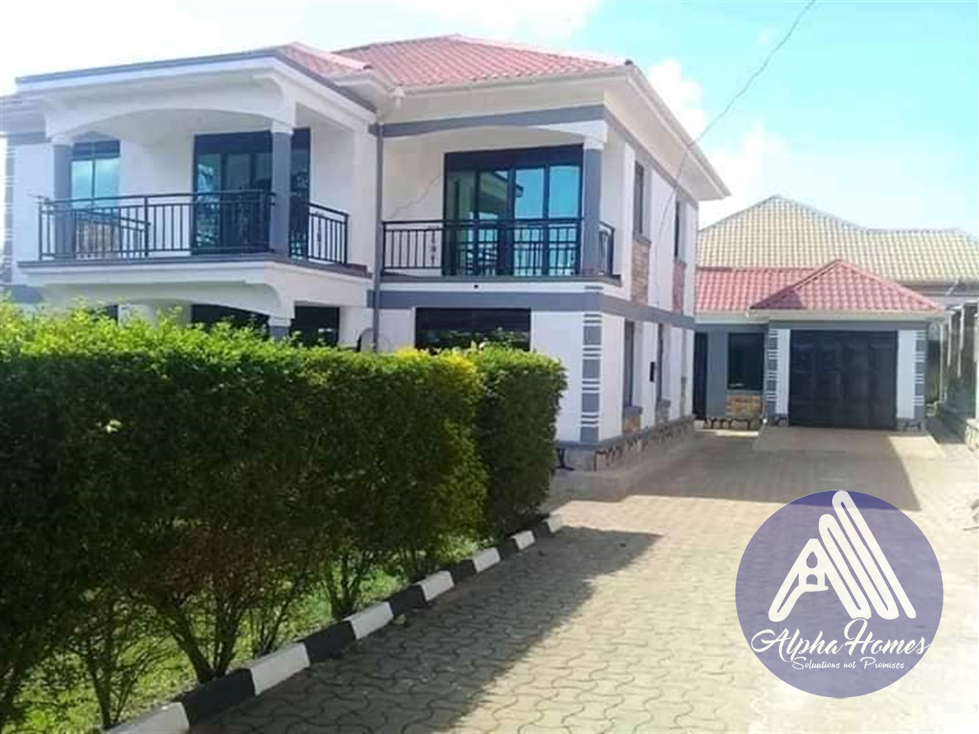 Mansion for sale in Kitende Wakiso