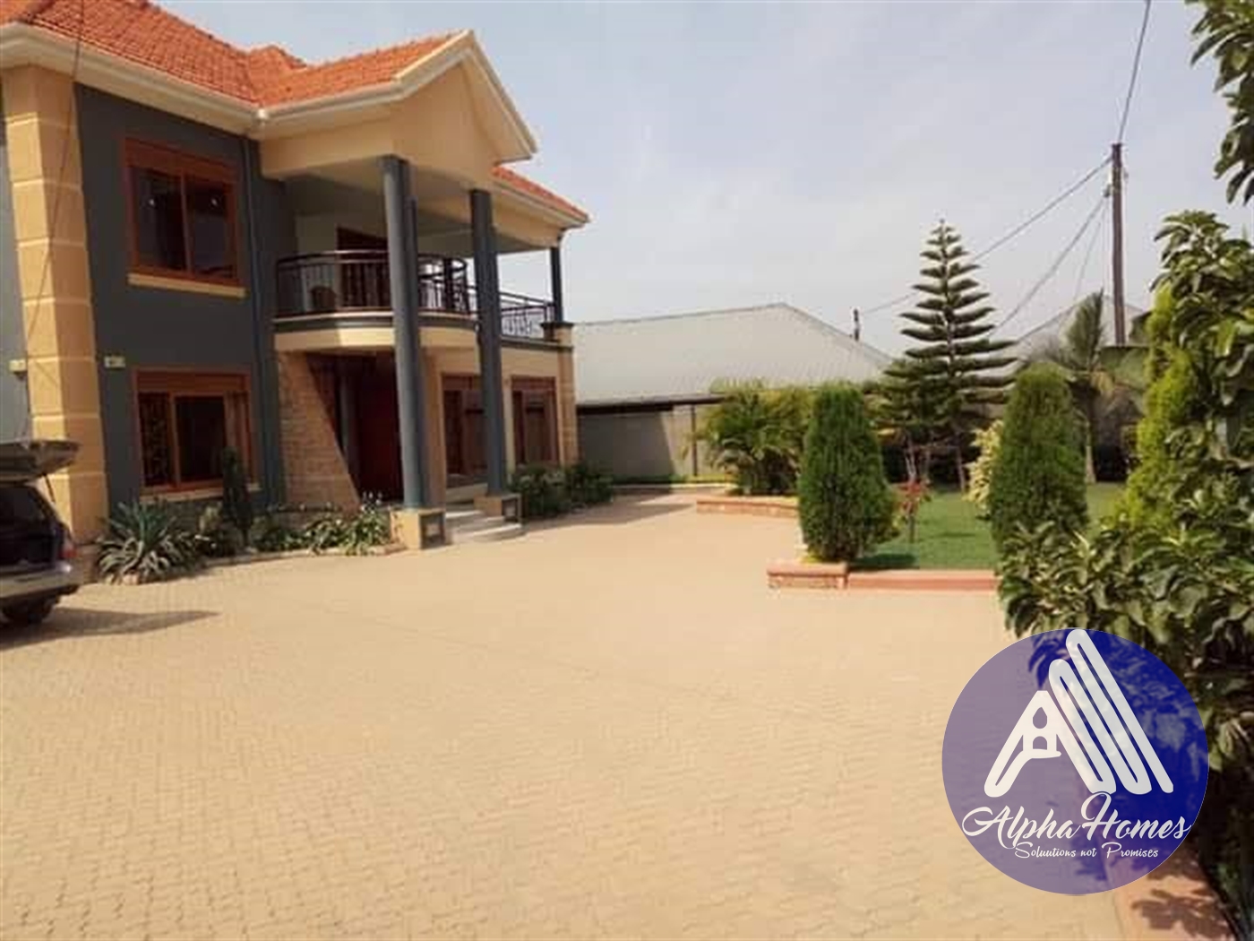 Mansion for sale in Kira Wakiso