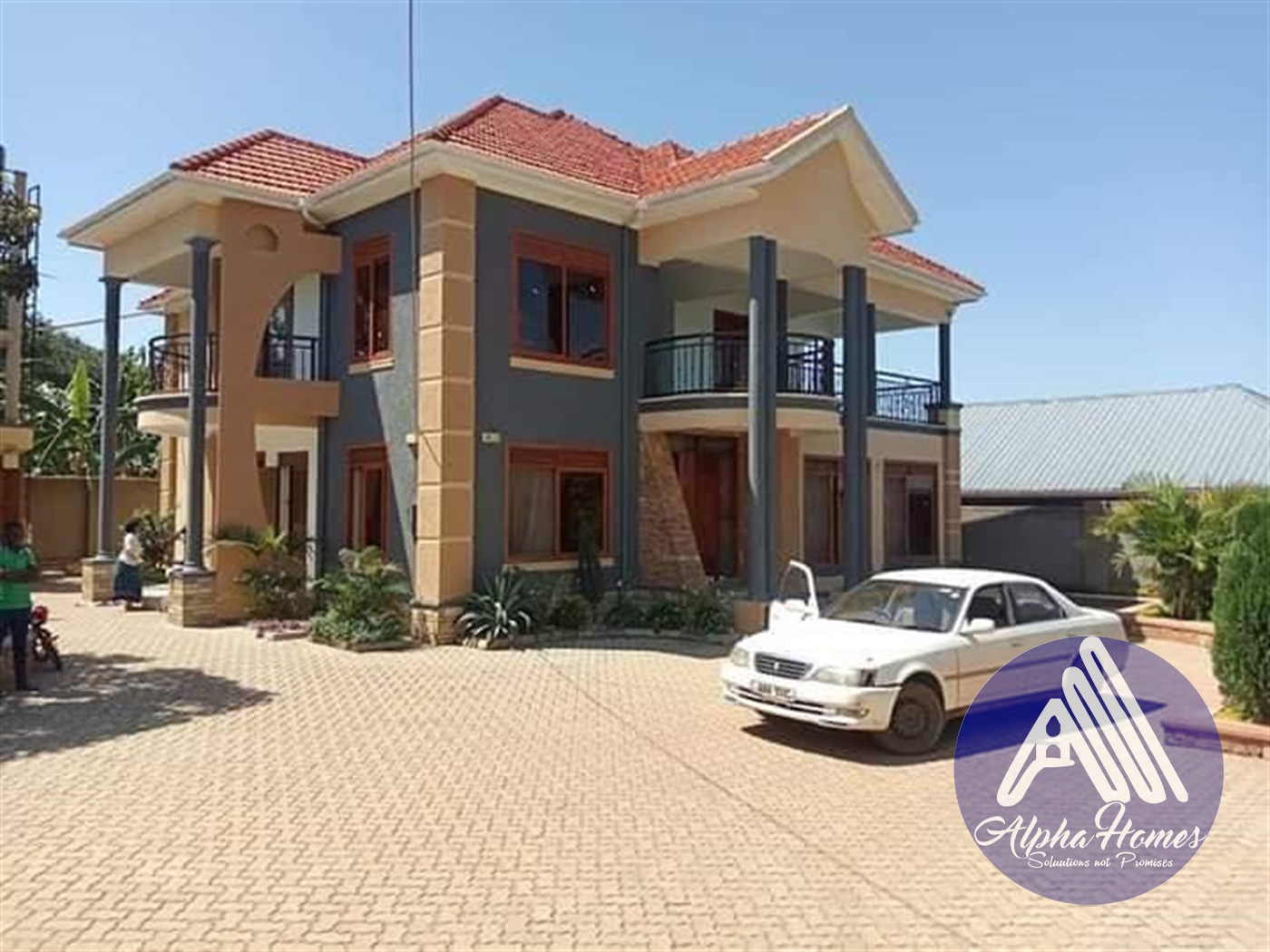 Mansion for sale in Kira Wakiso