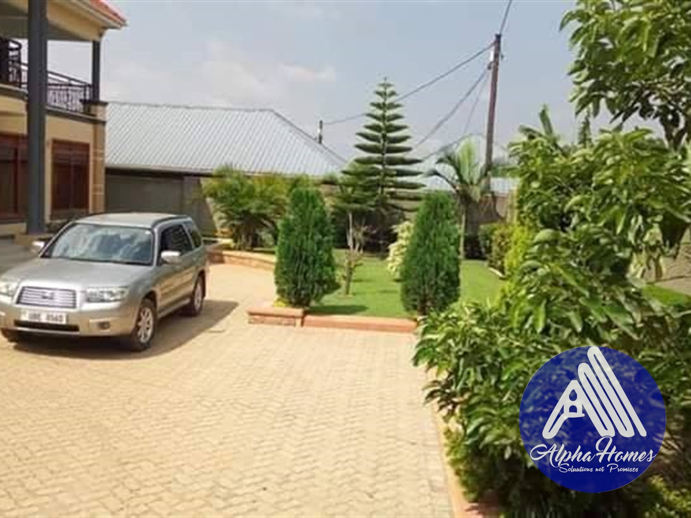 Mansion for sale in Kira Wakiso