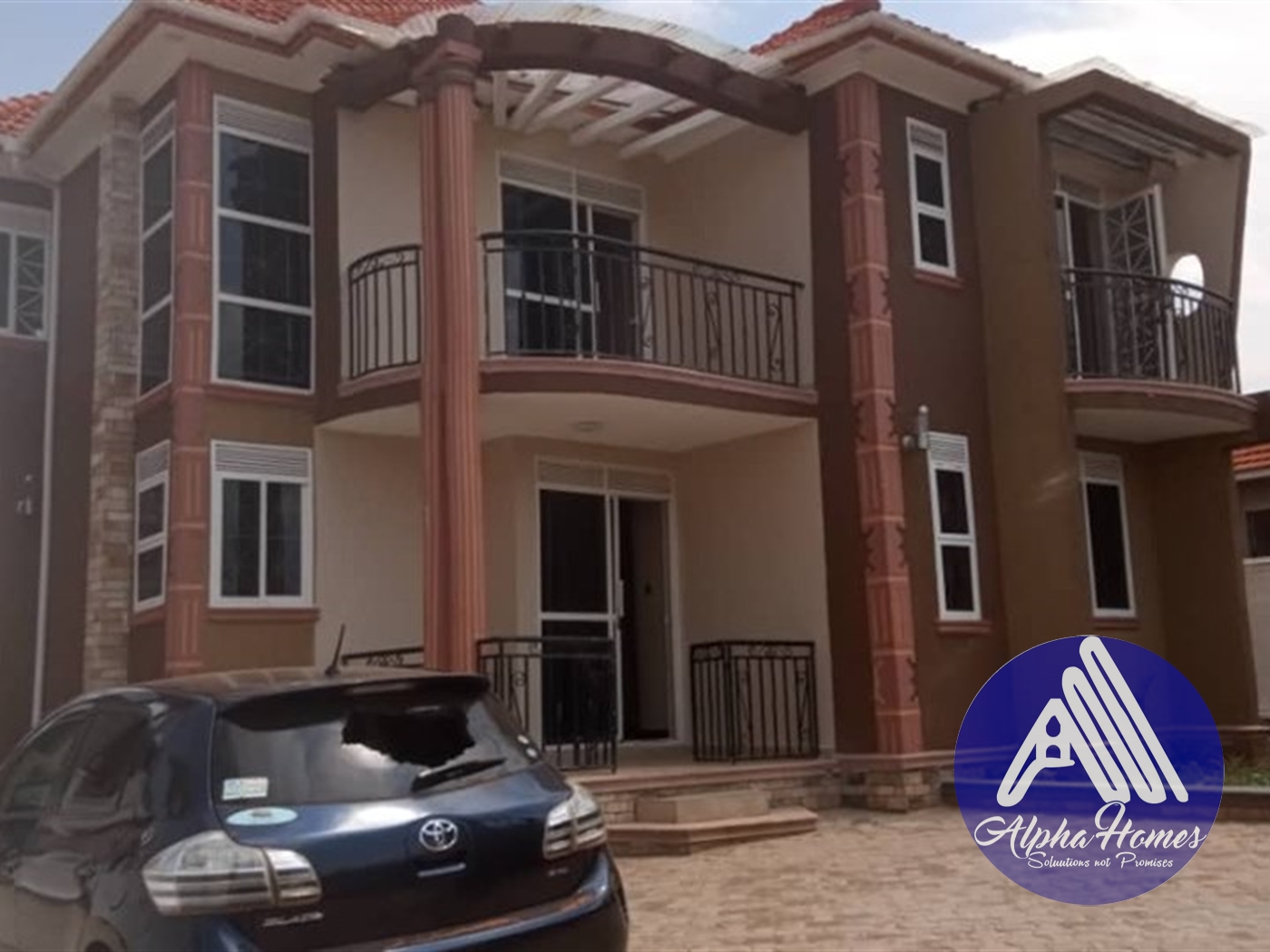 Mansion for sale in Kira Wakiso