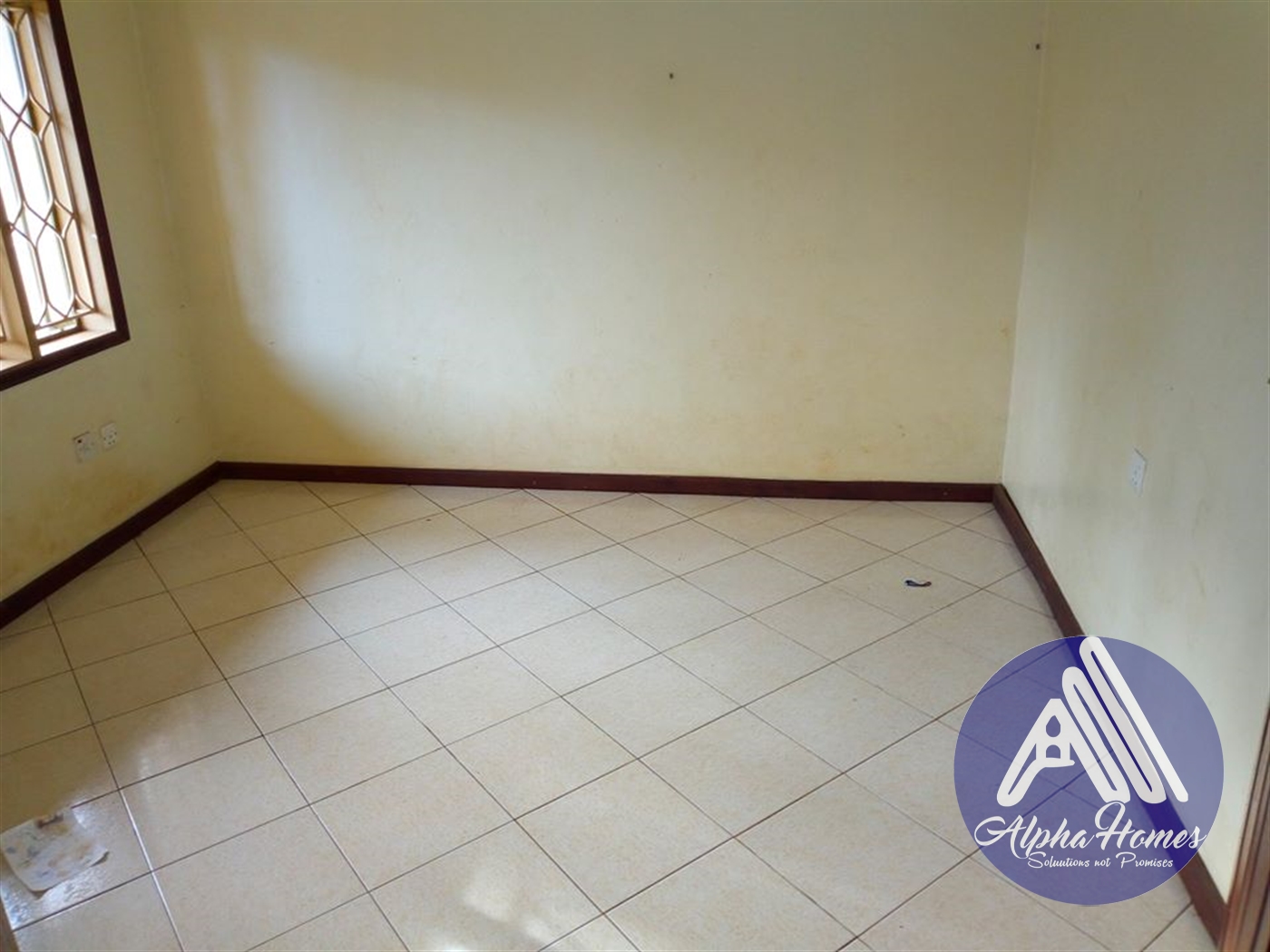 Duplex for rent in Naalya Kampala