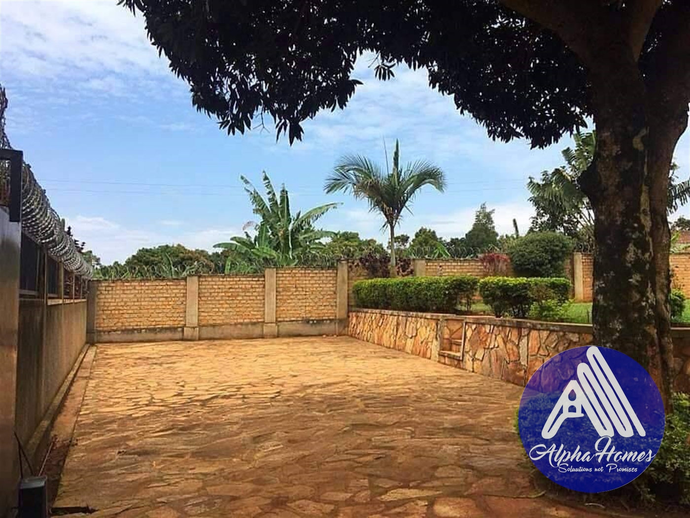 Mansion for sale in Garuga Wakiso