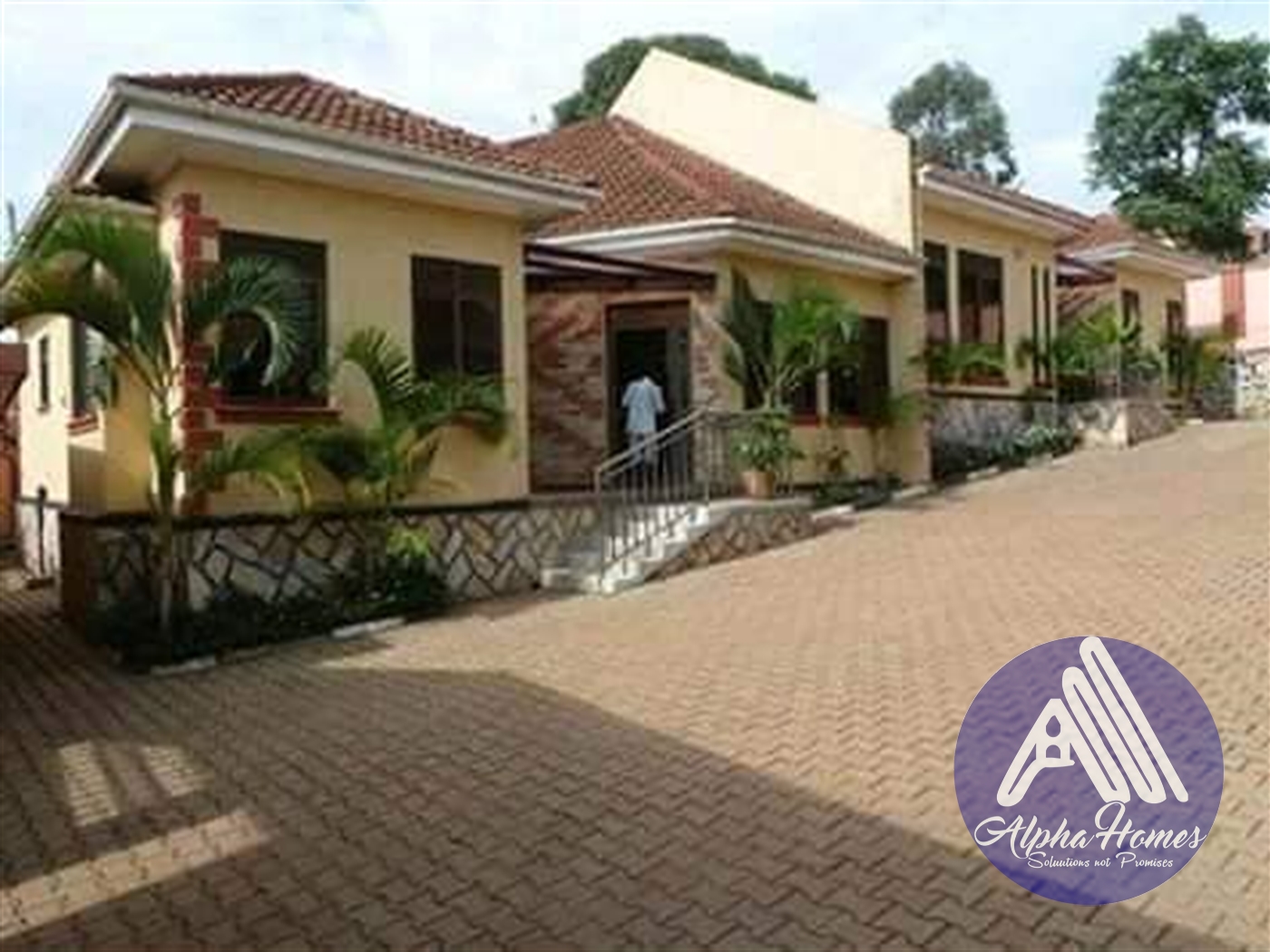 Semi Detached for rent in Kiwaatule Kampala