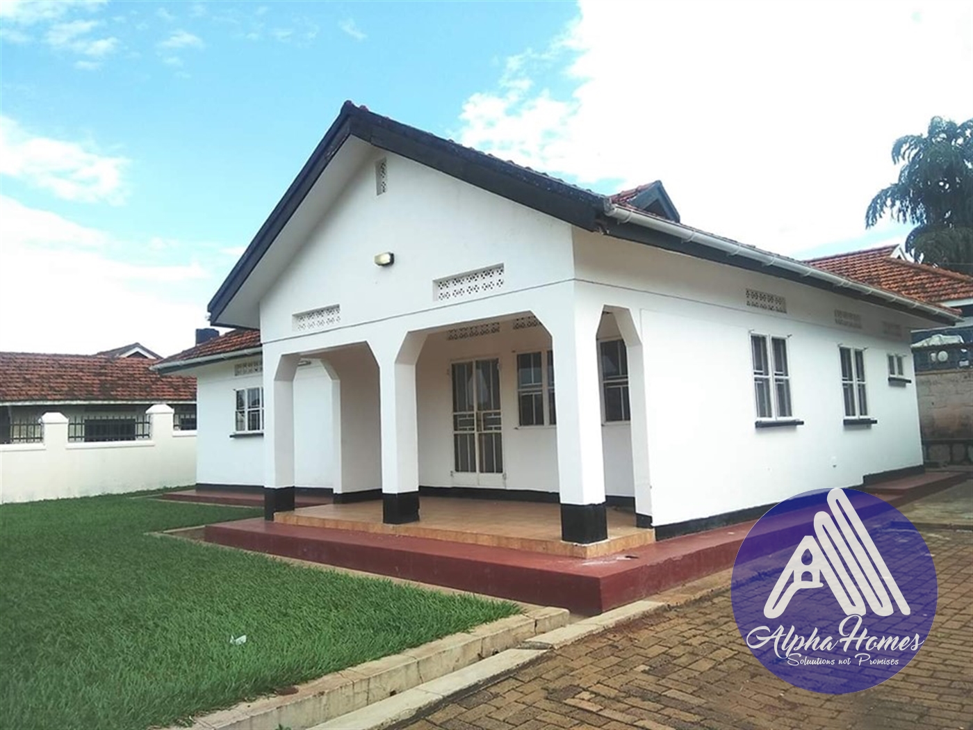 Bungalow for rent in Naalya Kampala