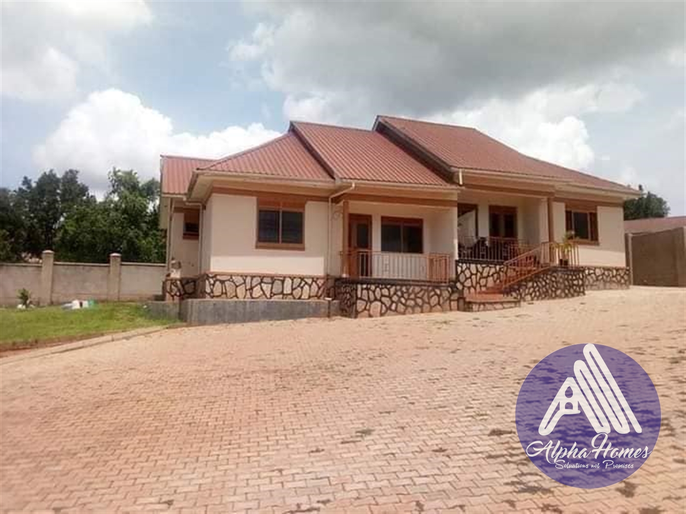 Semi Detached for rent in Kisaasi Kampala