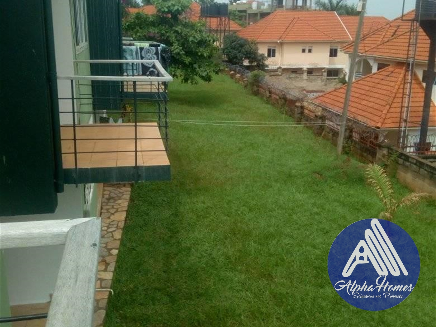 Duplex for rent in Mutungo Kampala