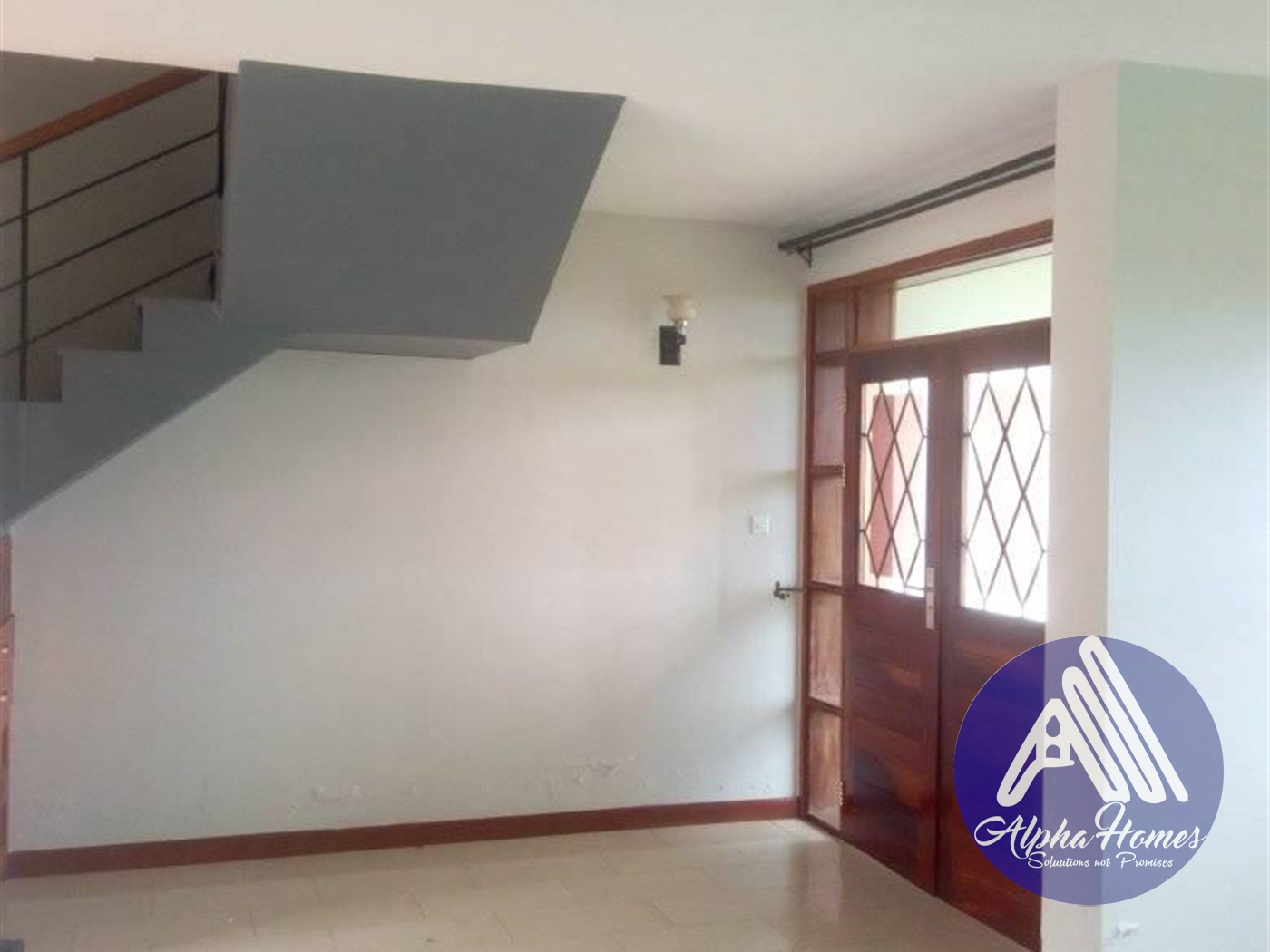 Duplex for rent in Mutungo Kampala