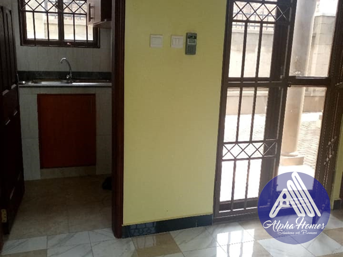 Studio for rent in Kisaasi Kampala