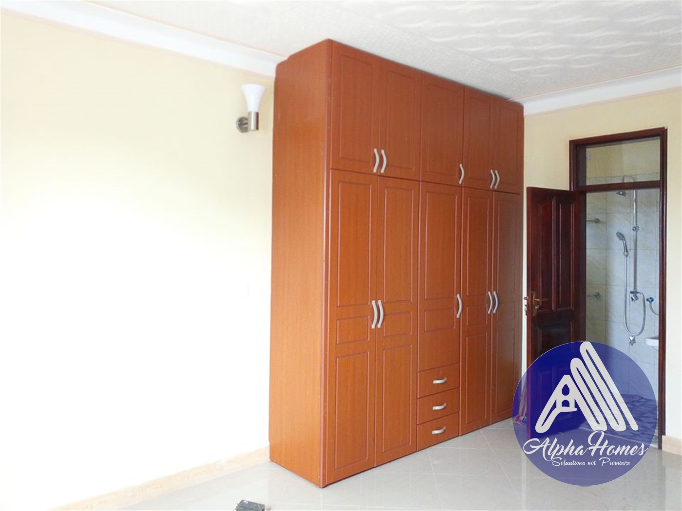 Apartment for rent in Kisaasi Kampala