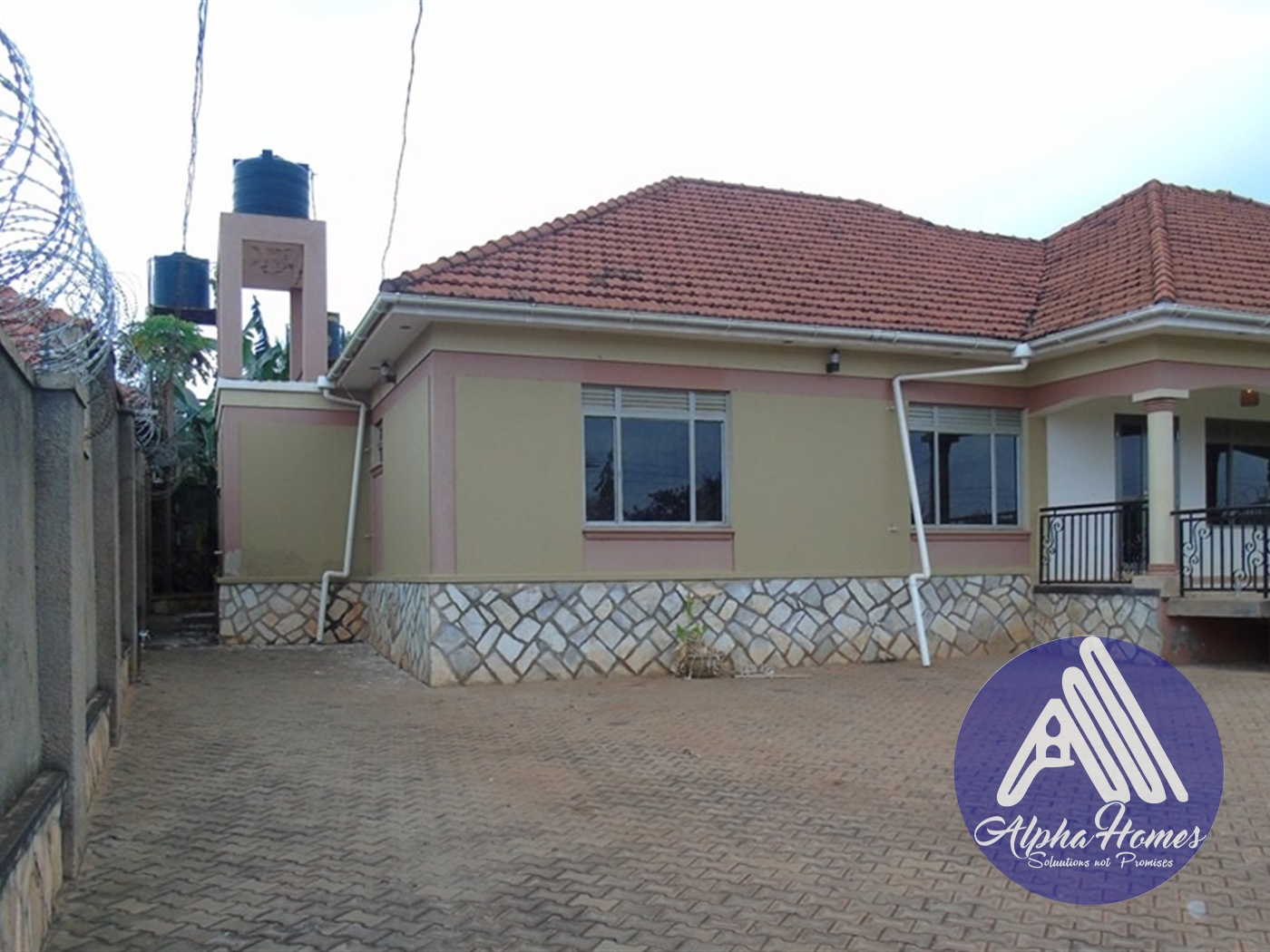 Bungalow for rent in Naalya Kampala