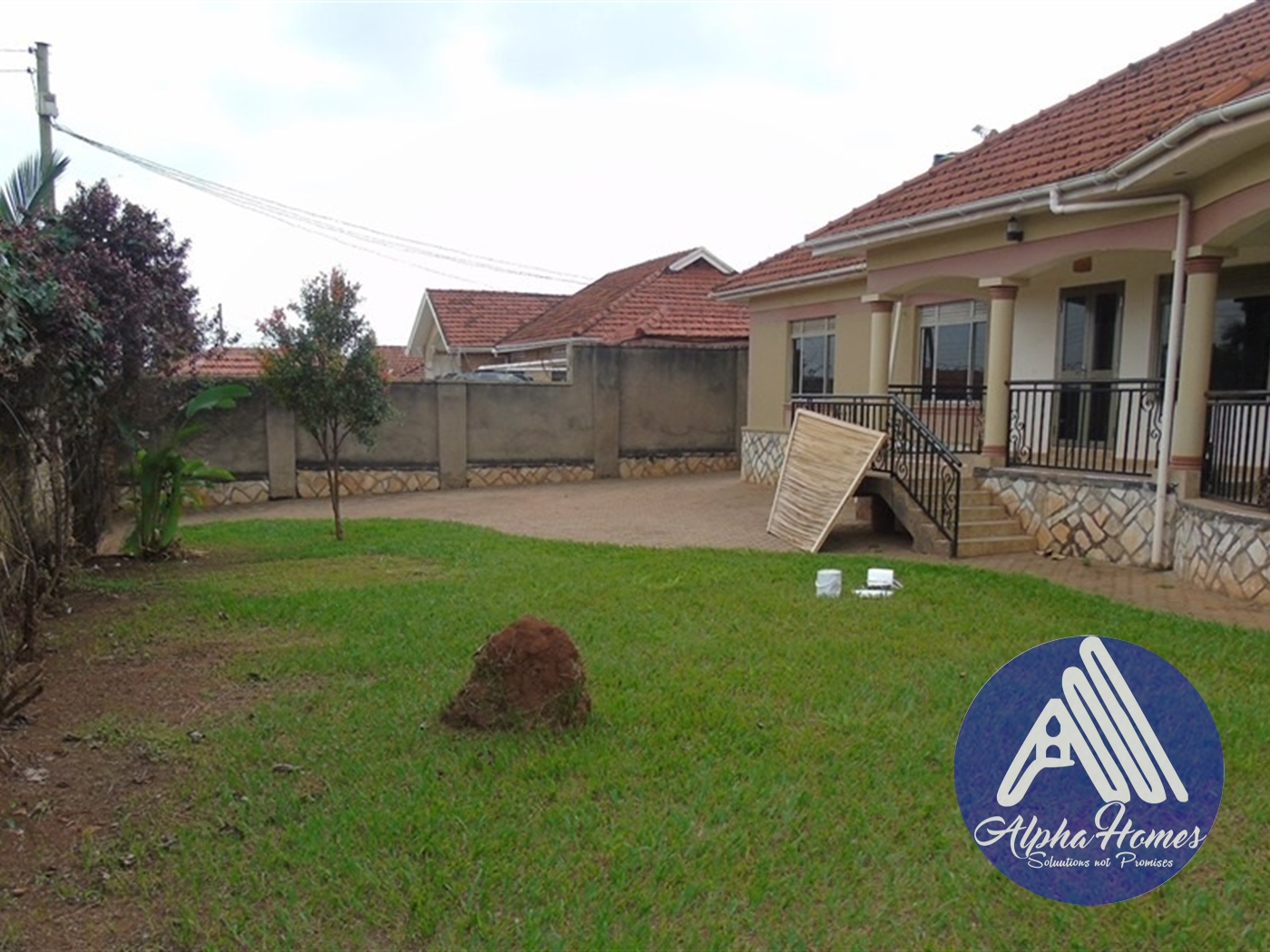 Bungalow for rent in Naalya Kampala