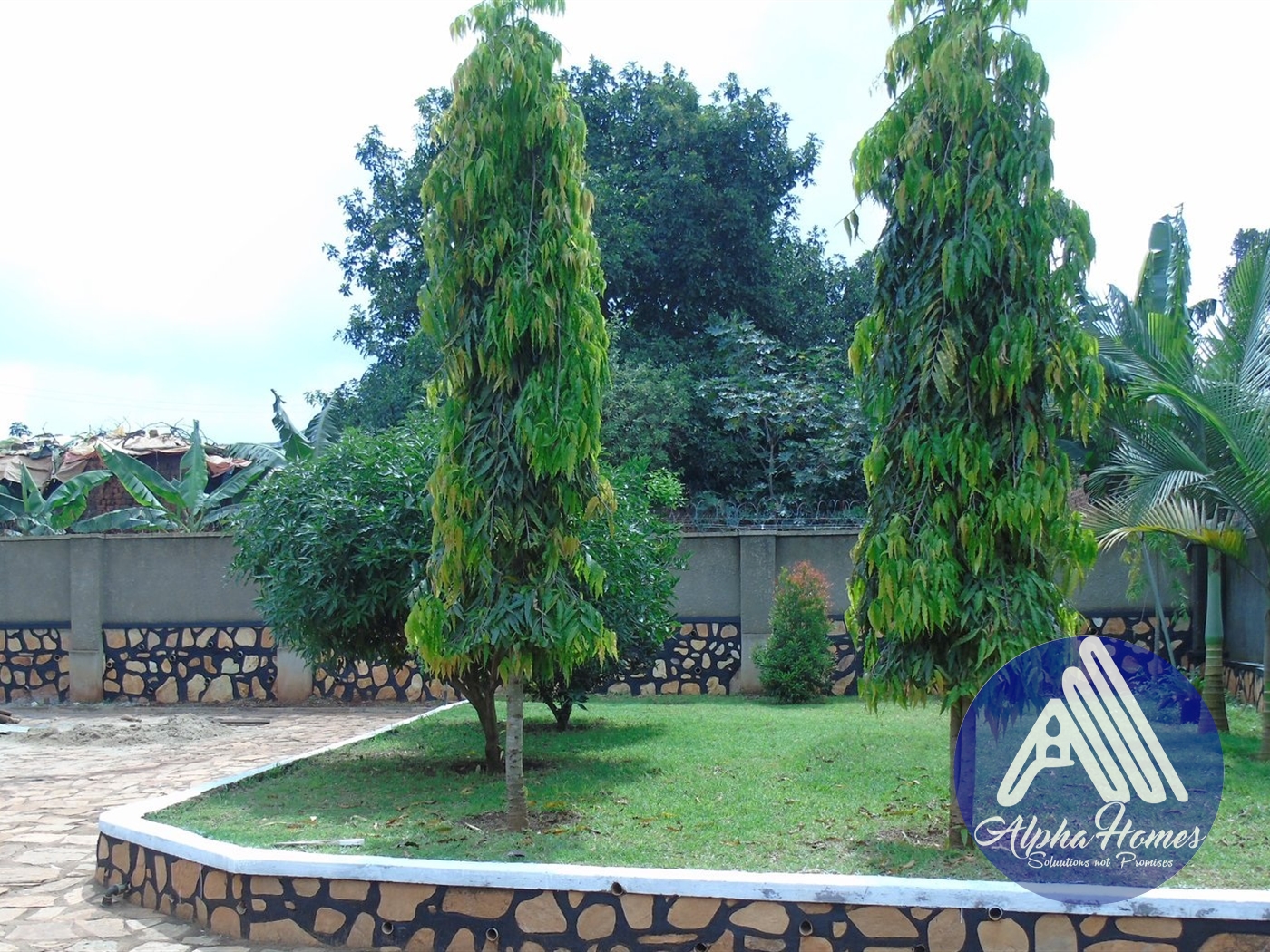 Bungalow for rent in Kyanja Kampala