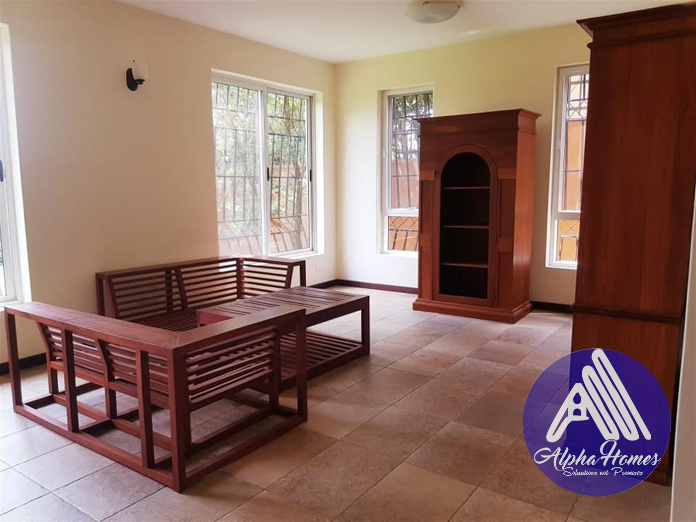 Duplex for sale in Lubowa Wakiso