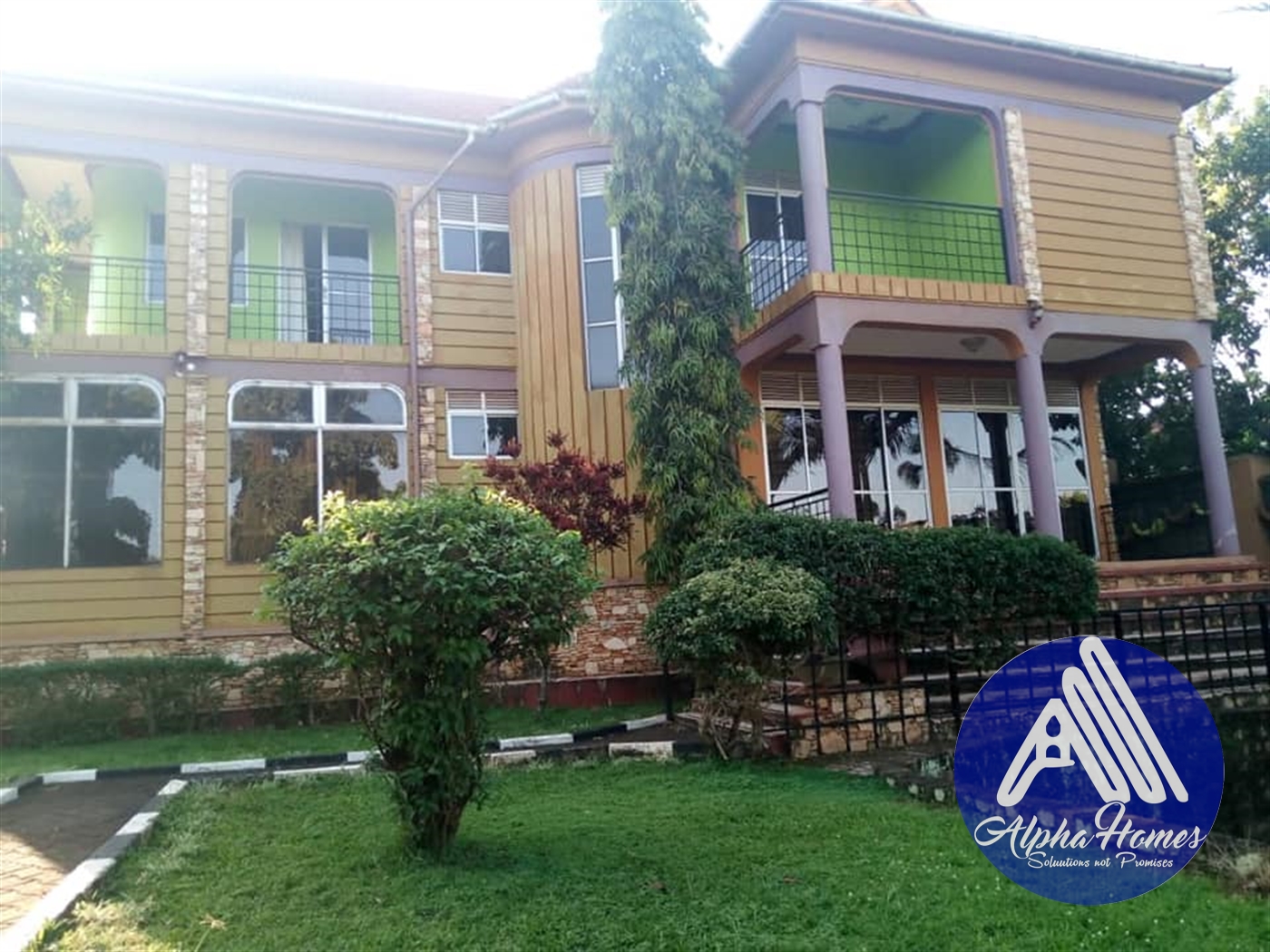 Mansion for sale in Kitende Wakiso