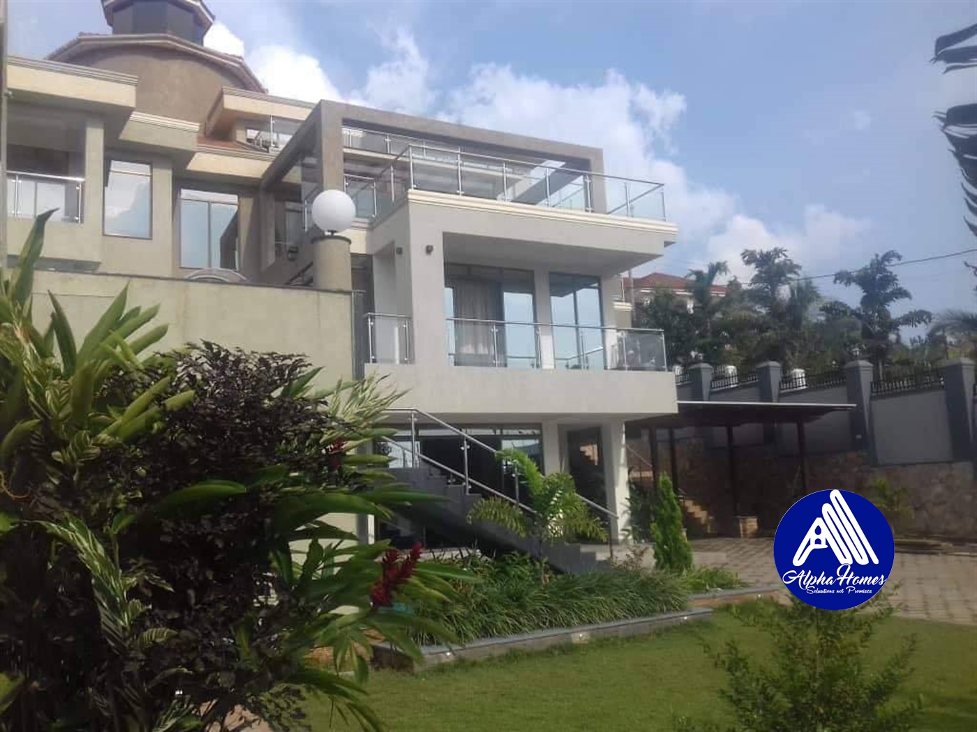 Mansion for sale in Mutungo Kampala