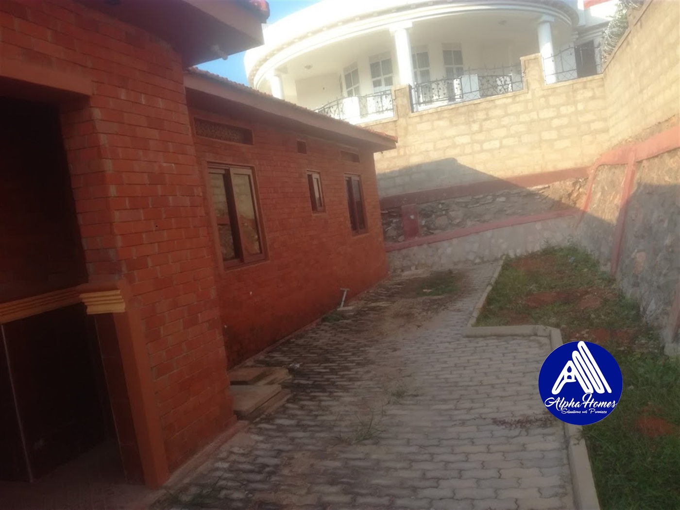 Bungalow for rent in Kira Wakiso