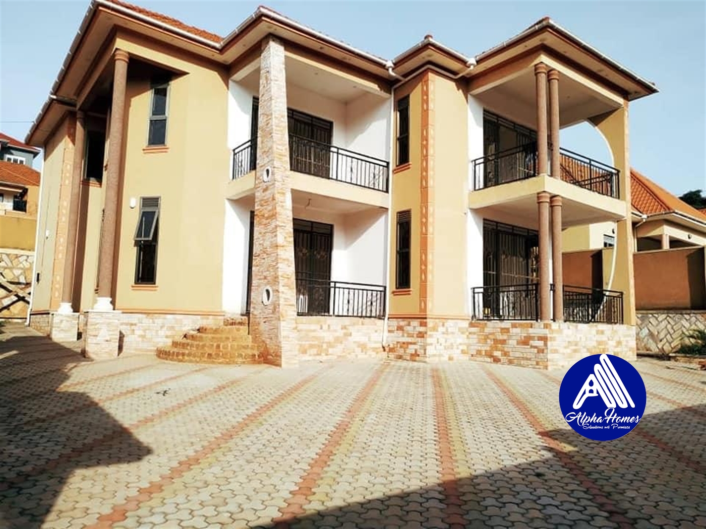 Duplex for sale in Kyanja Kampala