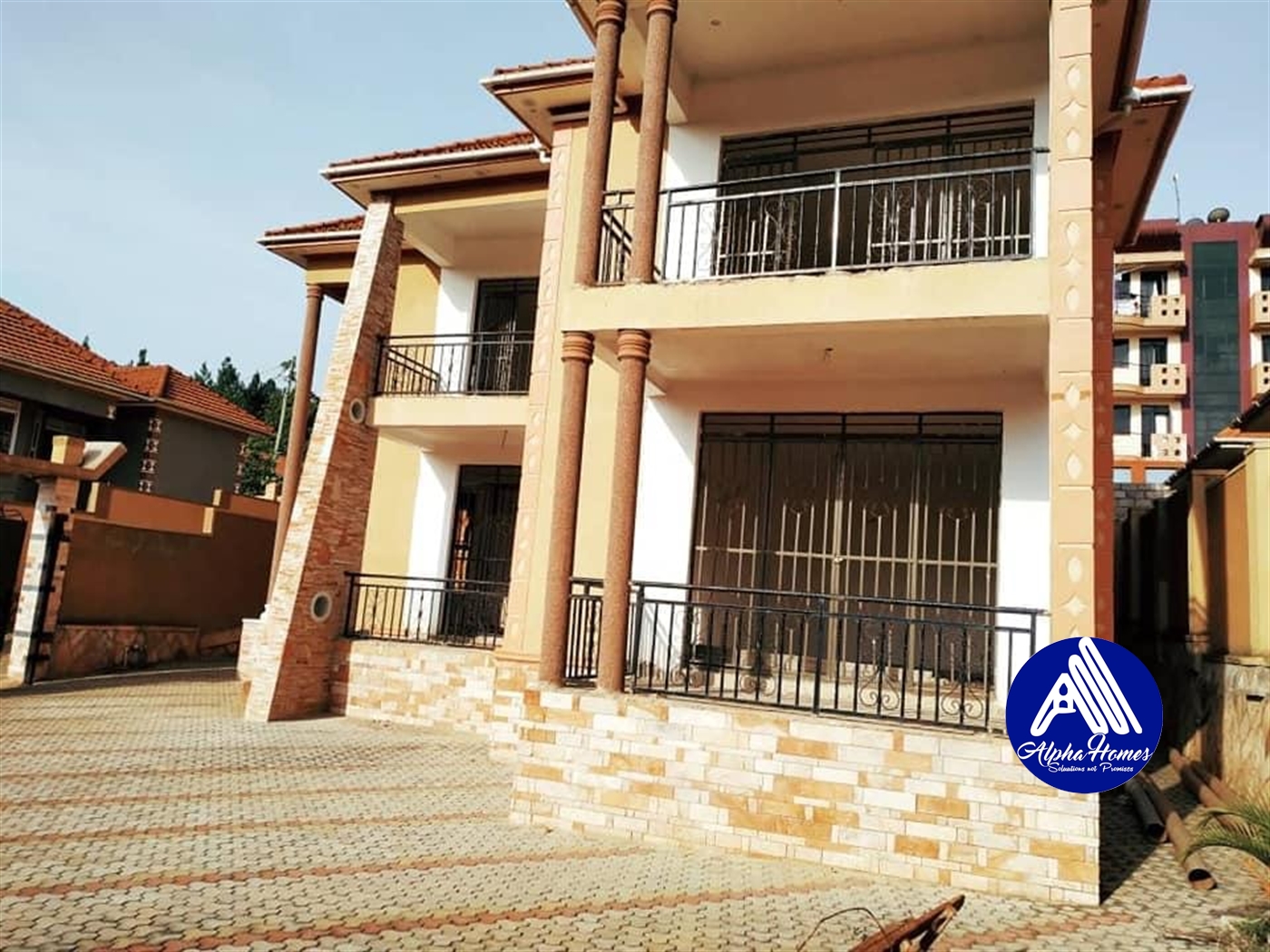 Duplex for sale in Kyanja Kampala