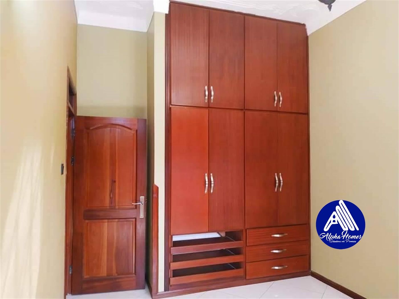 Duplex for rent in Kyaliwajjala Wakiso