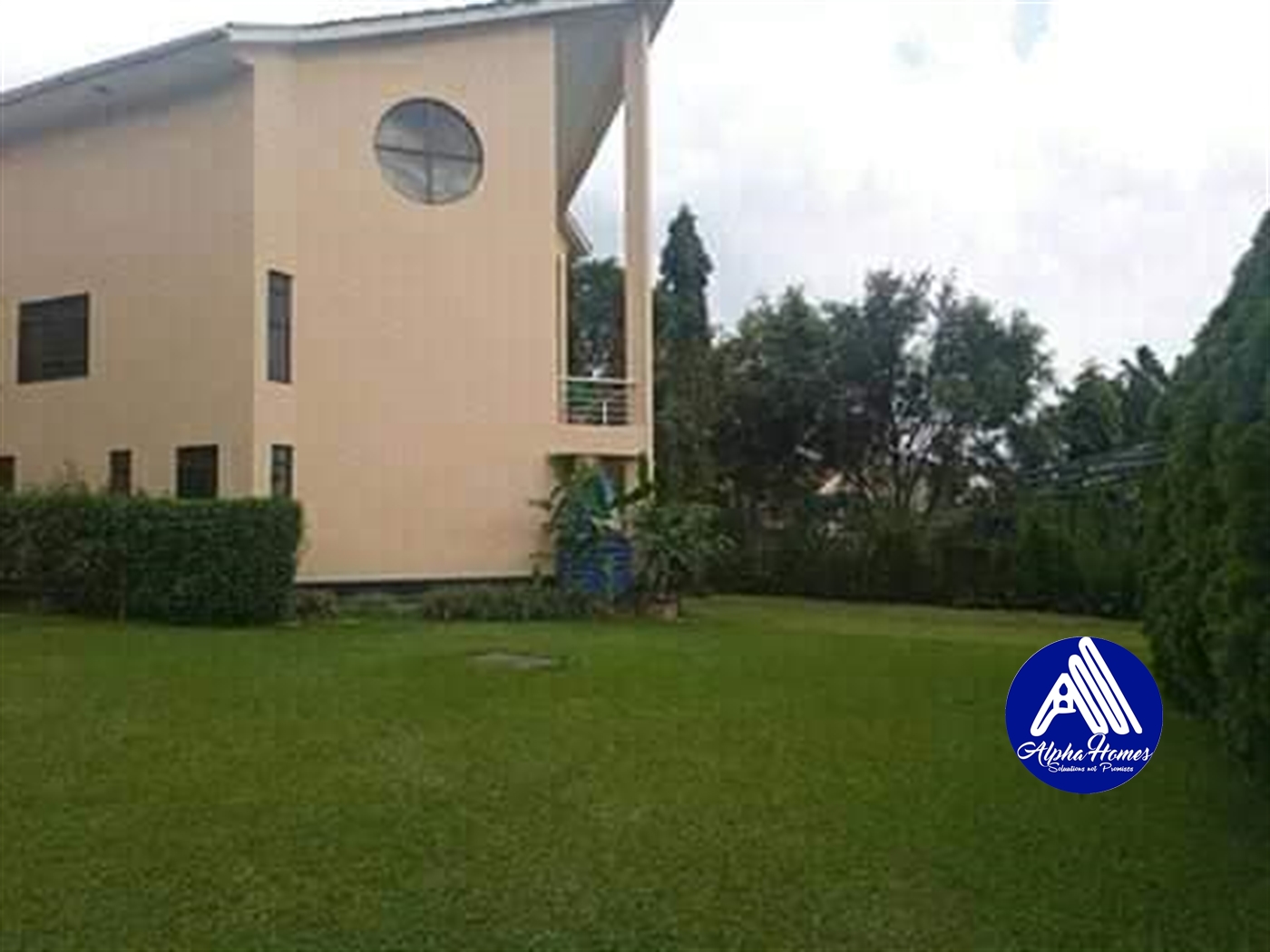 Storeyed house for rent in Muyenga Kampala