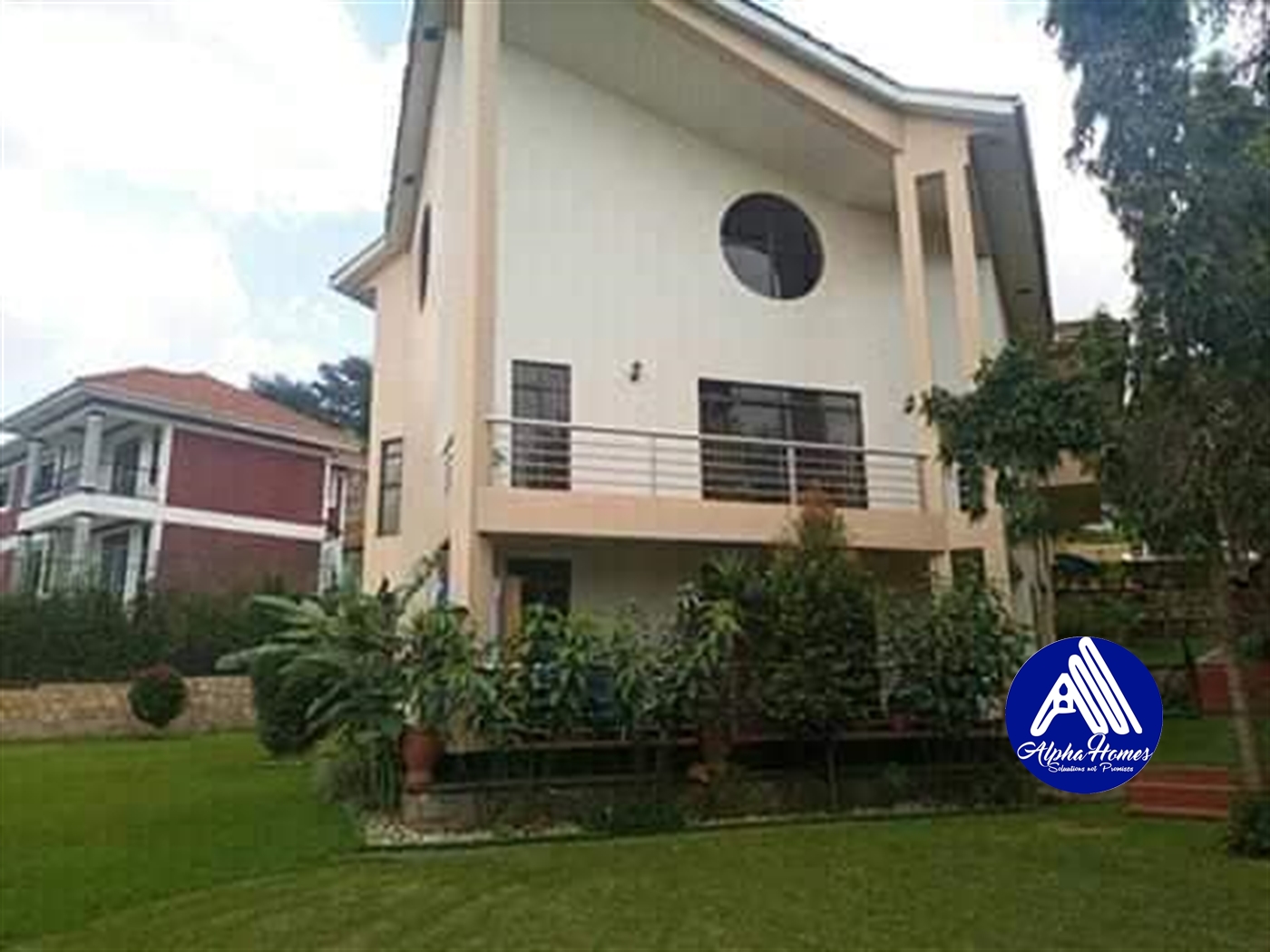 Storeyed house for rent in Muyenga Kampala