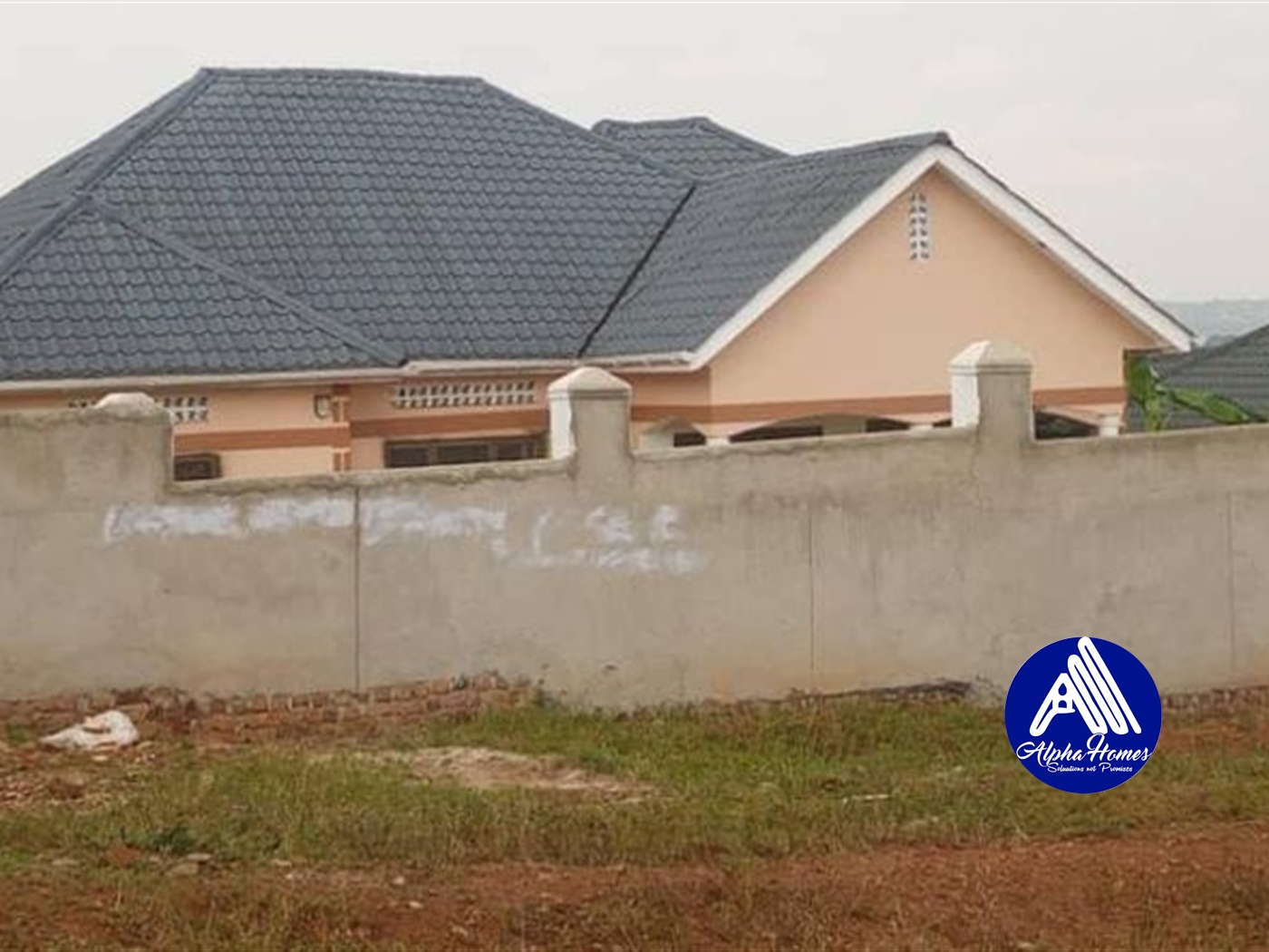 Bungalow for sale in Nakweelo Wakiso