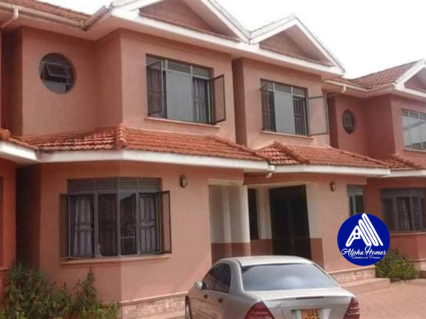 Bungalow for rent in Kiwaatule Kampala