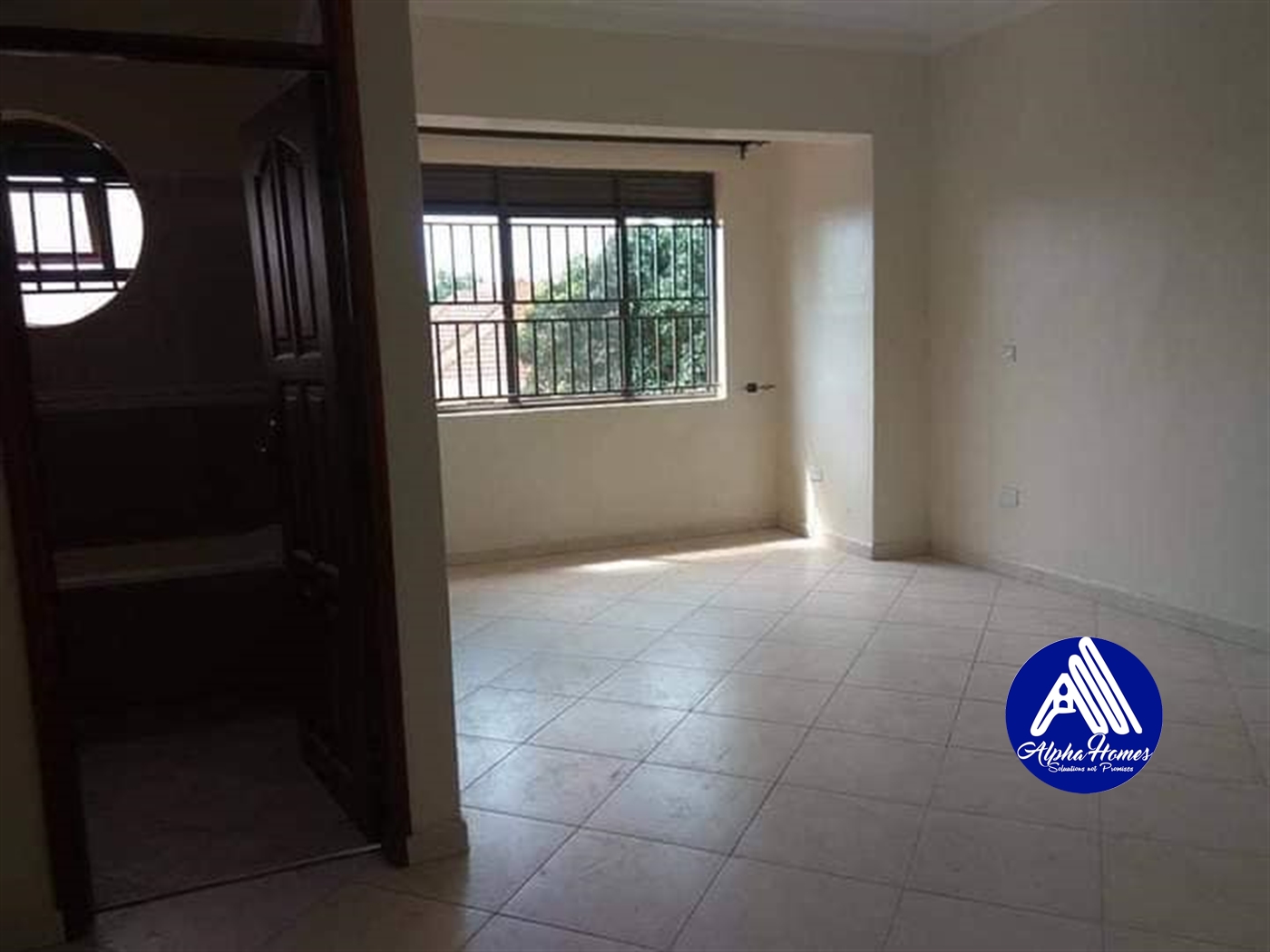 Bungalow for rent in Kiwaatule Kampala