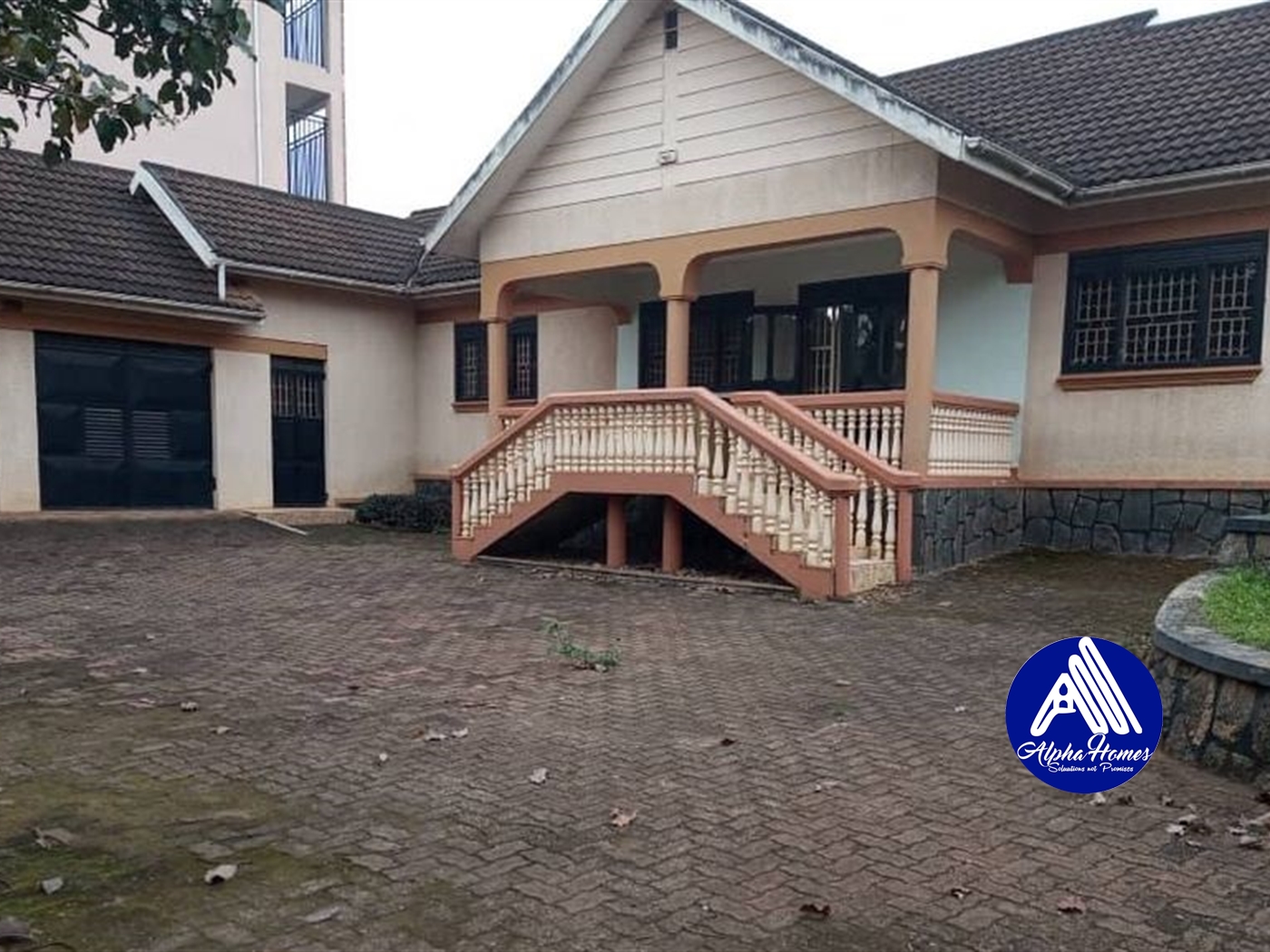 Bungalow for rent in Kisaasi Kampala