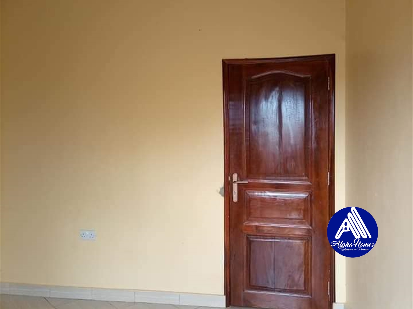 Semi Detached for rent in Kanyanya Kampala