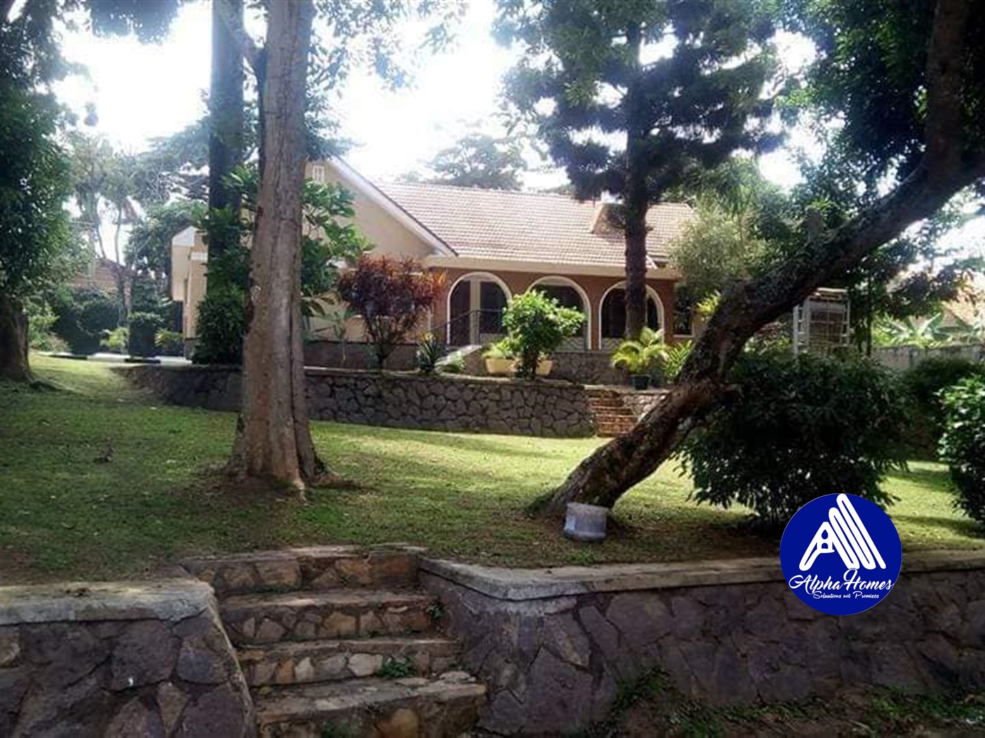 Bungalow for sale in Luzira Kampala