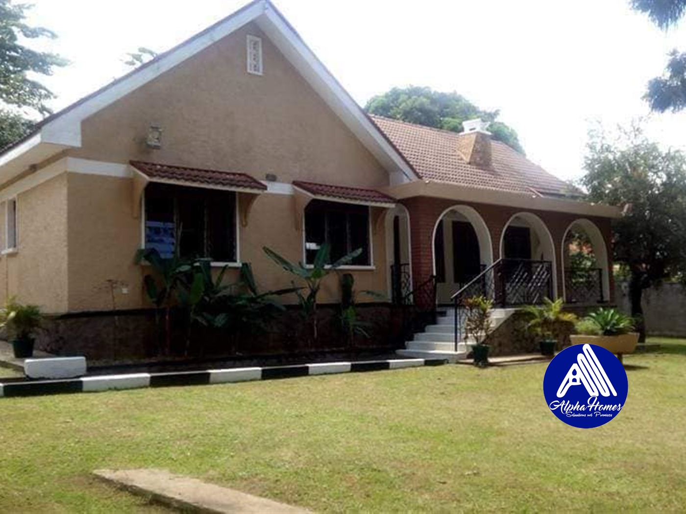 Bungalow for sale in Luzira Kampala