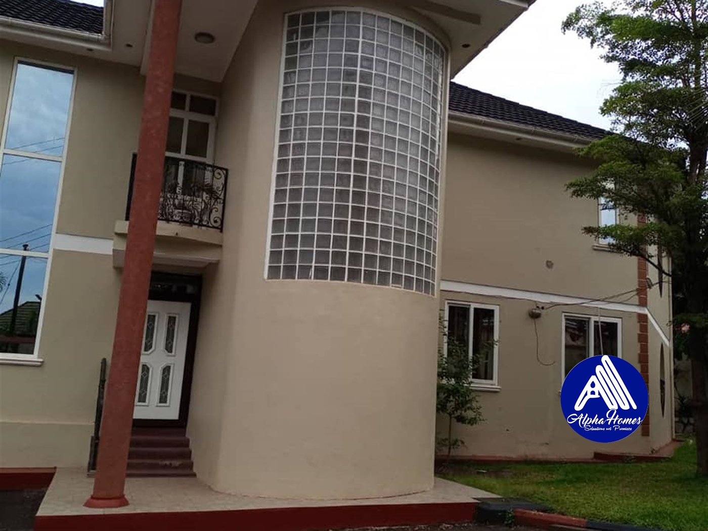 Storeyed house for sale in Munyonyo Kampala