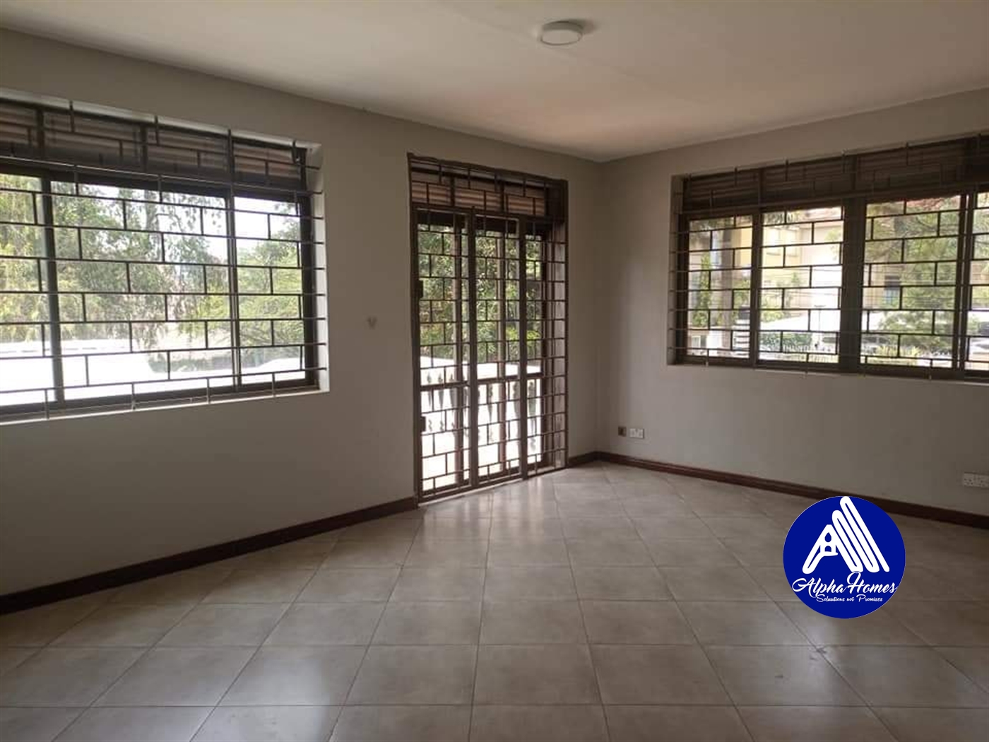 Bungalow for sale in Bugoloobi Kampala